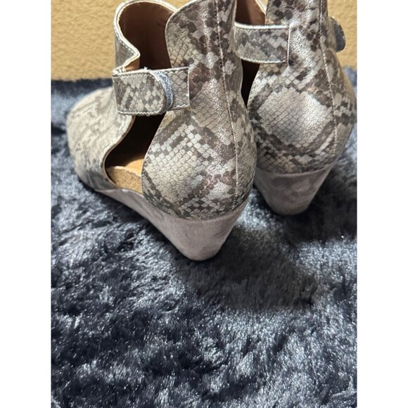 Boutique By Corkys Womens Snakeskin Open Toe Wedges Size 6 - Picture 2 of 8